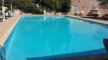 Le Cesar Hotel Plan-de-Cuques 3*,