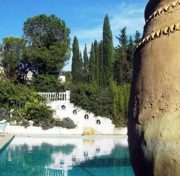 Le Cesar Hotel Plan-de-Cuques 3*,